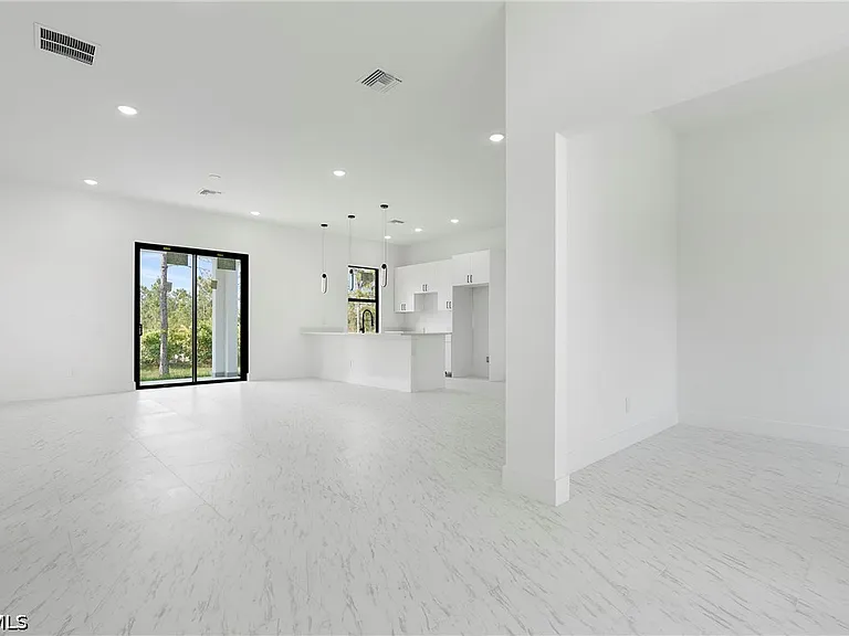 3175 Sunshine Blvd — Photo 10