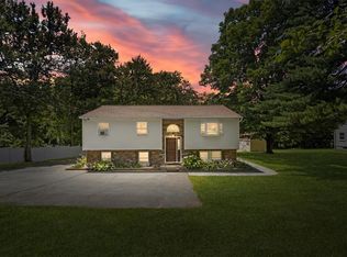 547 Fostertown Rd, Newburgh, NY 12550