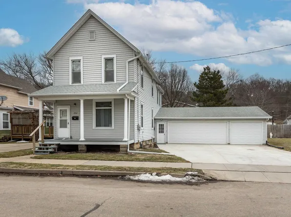 2832 Elm St, Dubuque, IA 52001