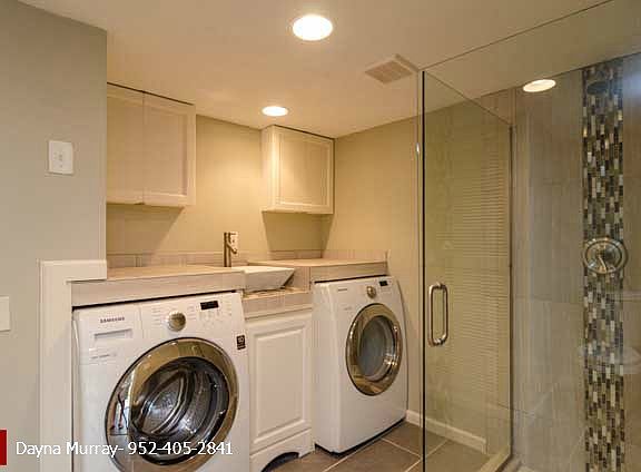 Laundry Space-3221 Birch Pl