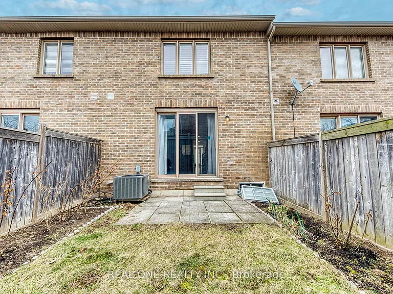 2319 Stone Glen Cres — Photo 37
