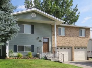 915 N Forest Dr, Riverton, WY 82501