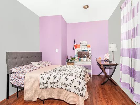 4th image of 2727 Creston Ave