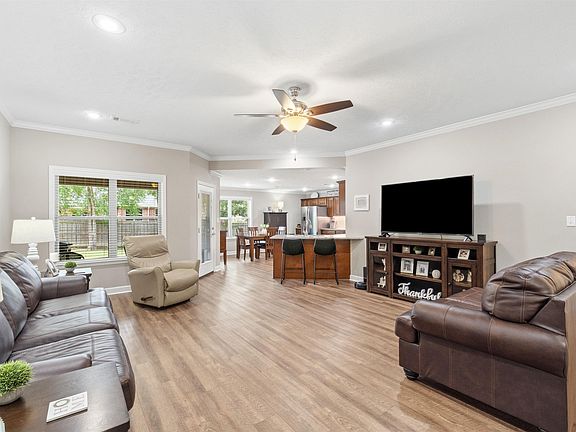 5th image of 56 Wellswood Dr
