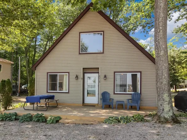 8238 Deadstream Rd, Honor, MI 49640