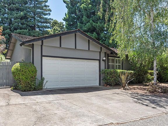 3rd image of 1465 Bay Laurel Dr