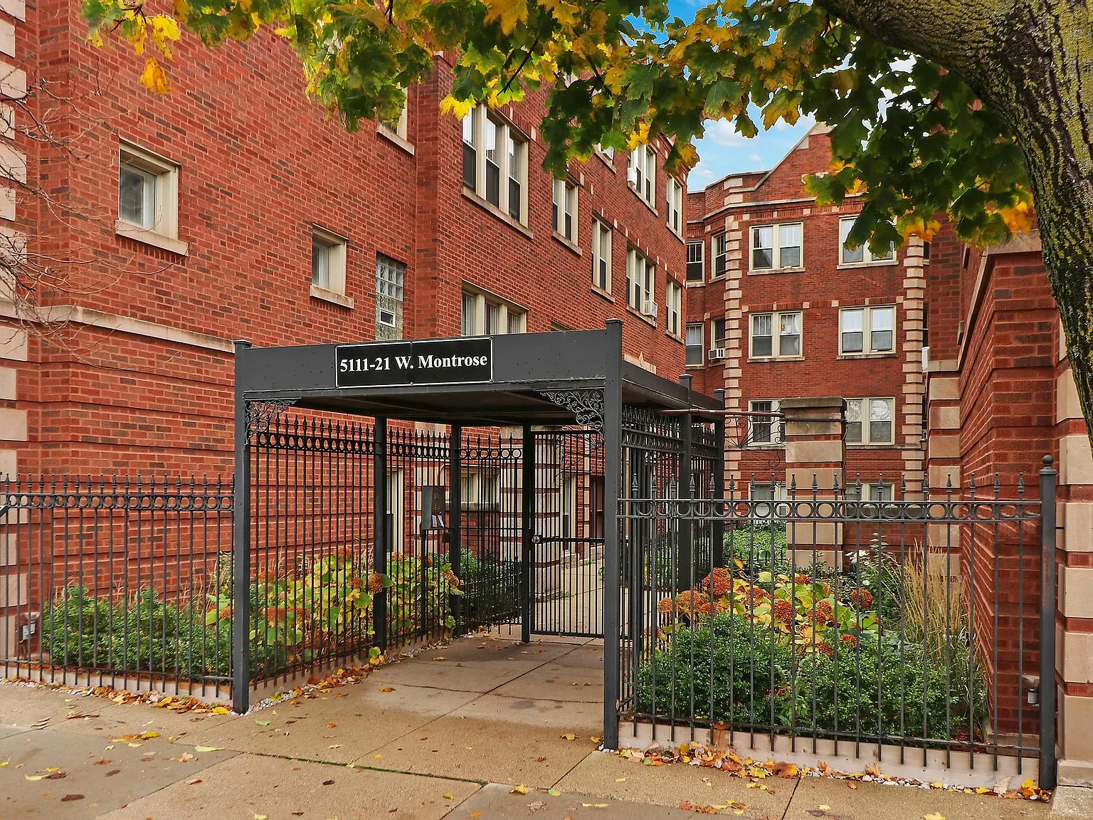 5111-21 W. Montrose Ave — Photo 4