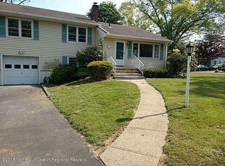 2 Crestwood Dr, Freehold, NJ 07728