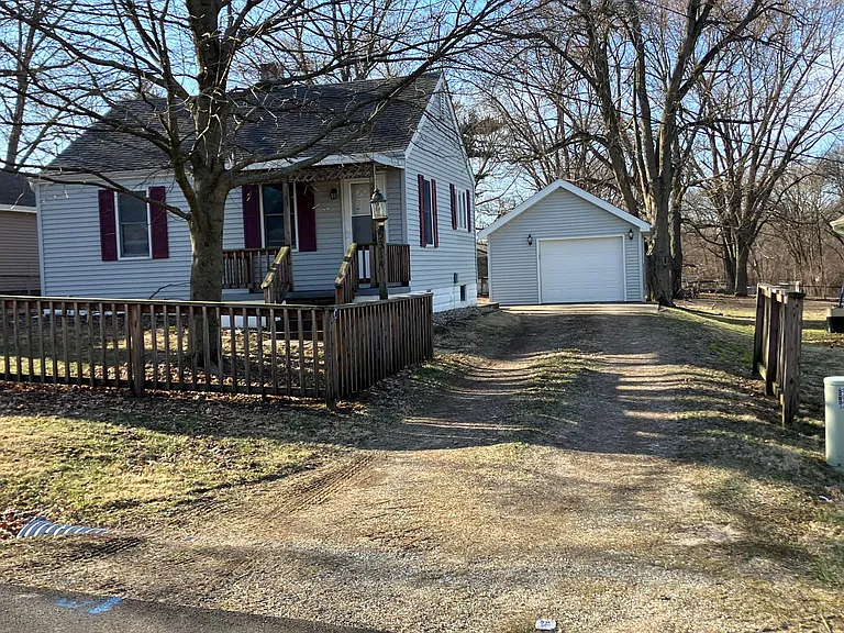 5314 W Closen Rd — Photo 2