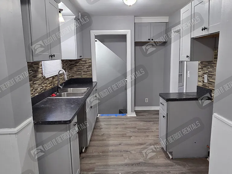 7331 W Outer Dr — Photo 23