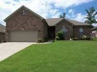 114 Summit Valley Cir, Maumelle, AR 72113