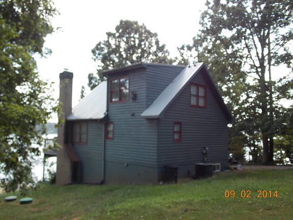 3rd image of 125 Pine Ct