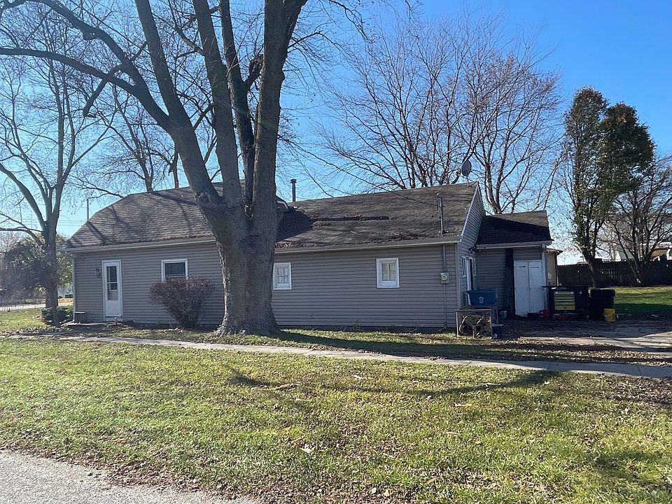 105 N Adams St, Martinton, IL 60951 Zillow
