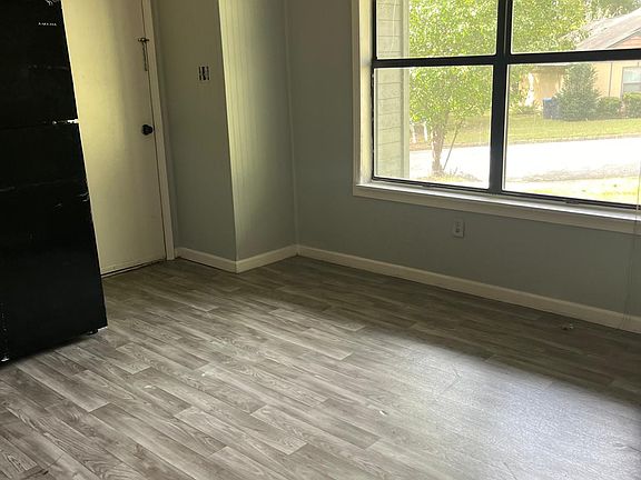 4th image of 3531 Pebble Creek Dr