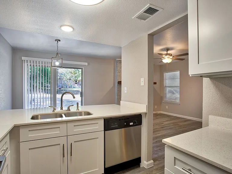 Athens Townhomes — Photo 20