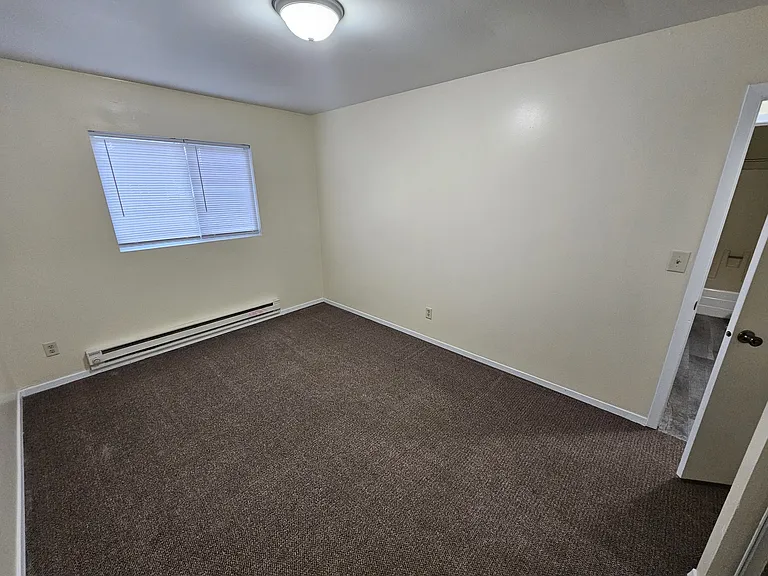 1731 La Crescent St #57 — Photo 14