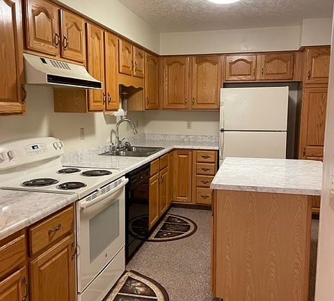 2nd image of 865 Avalon Dr