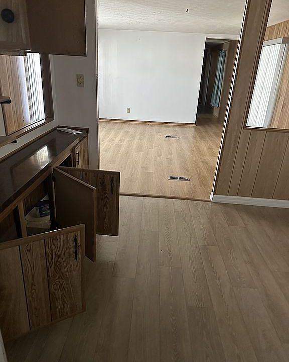1st image of 164 Azalea Dr