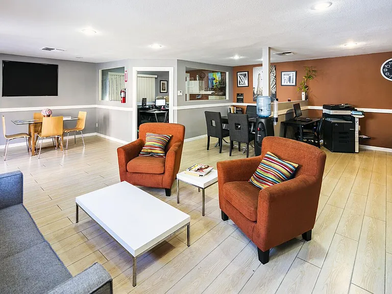 Regalia Crest Apartments — Photo 10