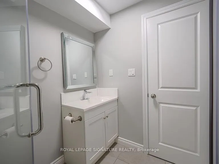2111 Lynn Heights Dr #LOWER — Photo 11
