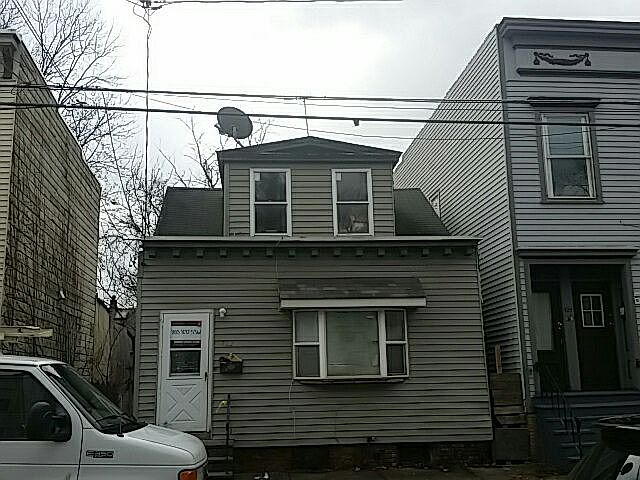 2nd image of 422 Elk St