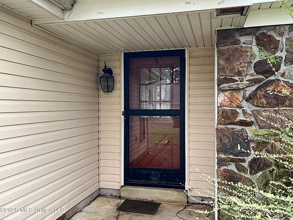 2nd image of 719 White Ash Dr