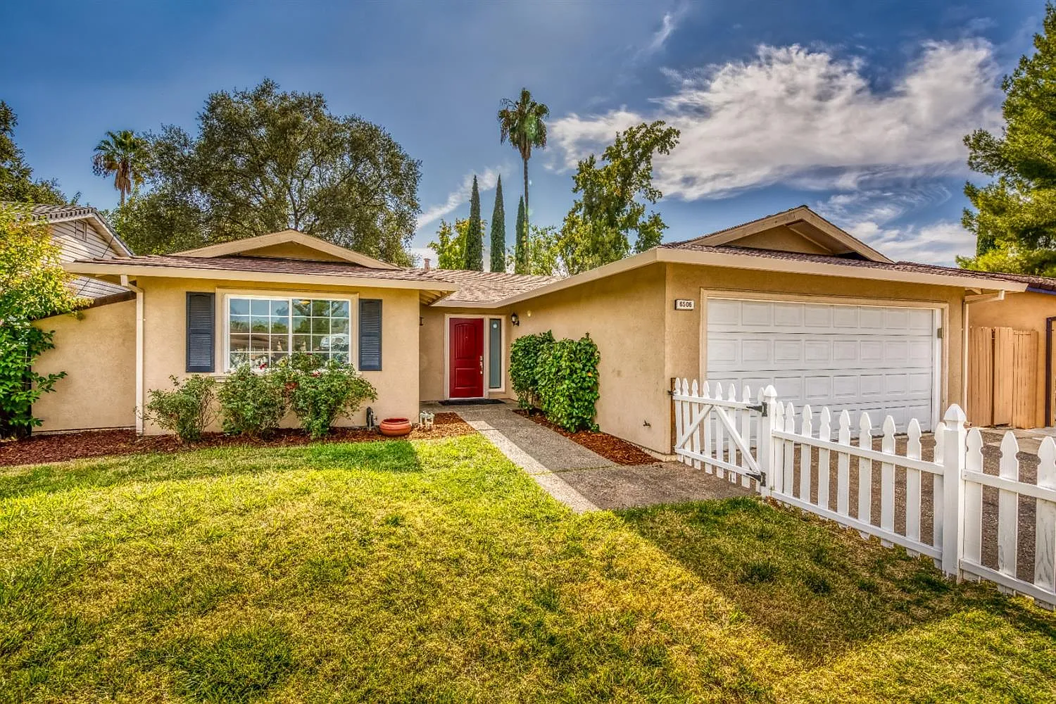 6506 Briartree Way photo 1