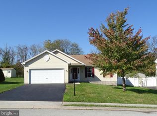 1706 Ashcombe Dr, Dover, PA 17315