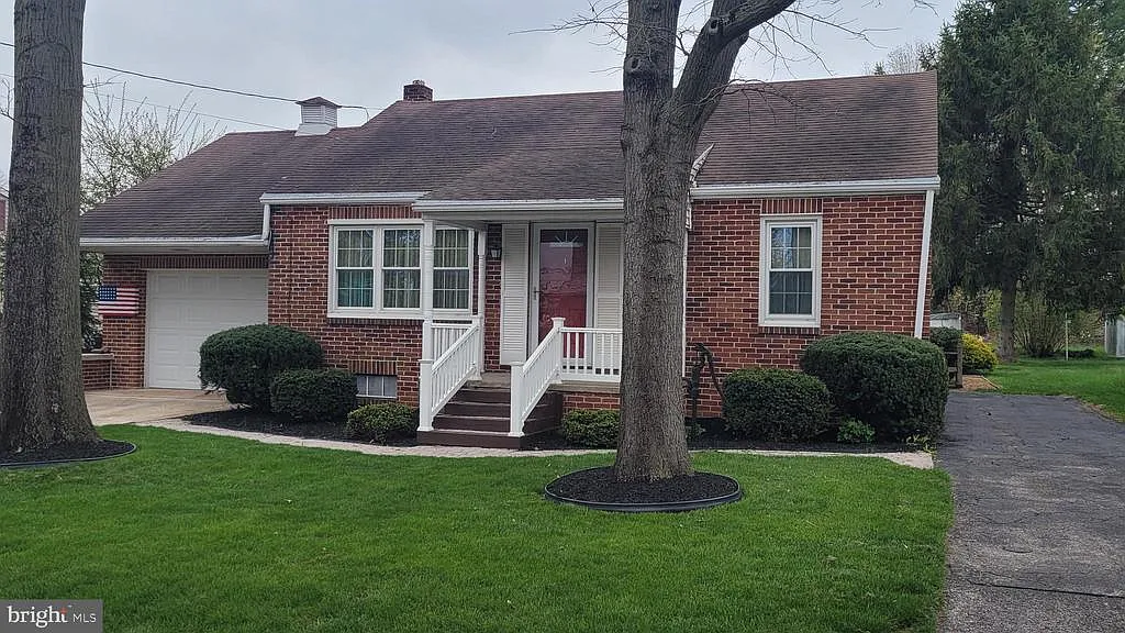 11 Evergreen Ln photo 1