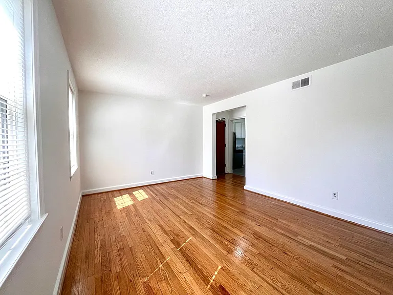 2115 Suitland Ter SE #202 — Photo 8