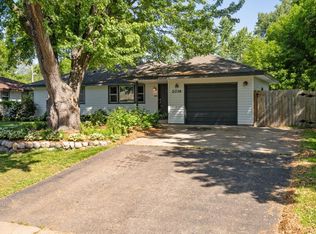 2016 Sugarloaf Trl, Minneapolis, MN 55444