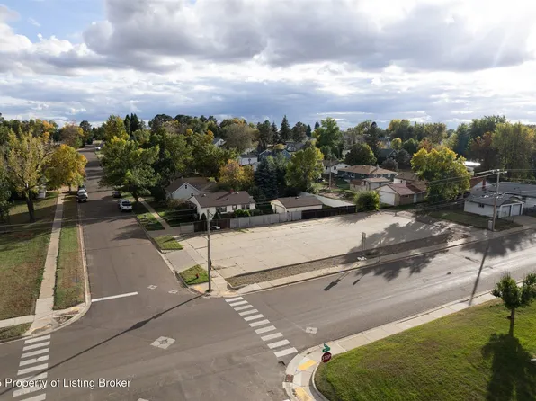 2nd Ave W, Dickinson, ND 58601