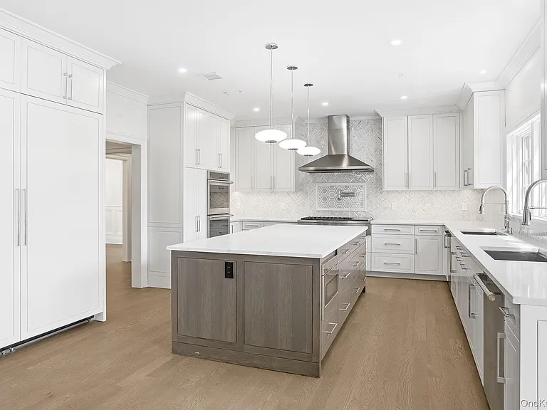 229A Soundview Ave — Photo 5