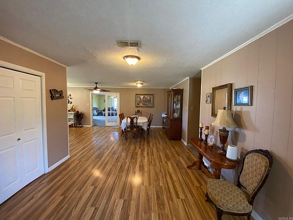 5th image of 42 Schafer Dr