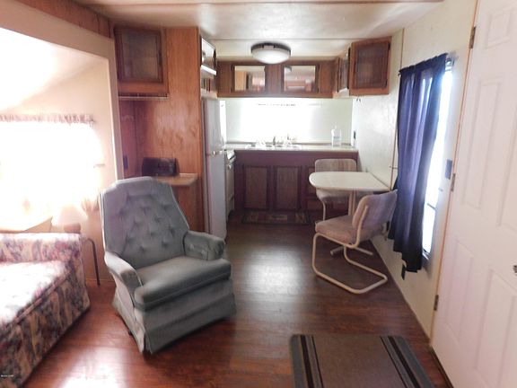 5th image of 415 N Moon Mountain Ave