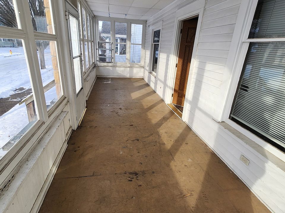 Enclosed porch