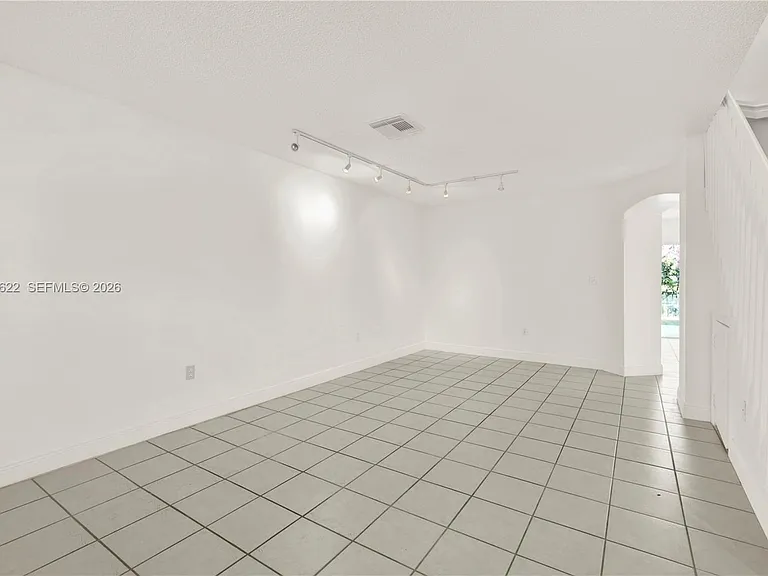 16301 SW 100th Ter — Photo 5