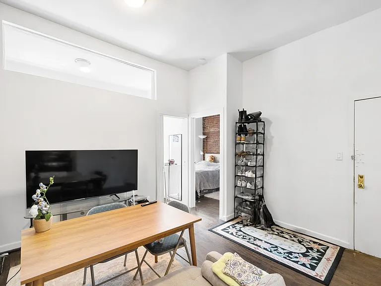 309 W 29th St #2F — Photo 6