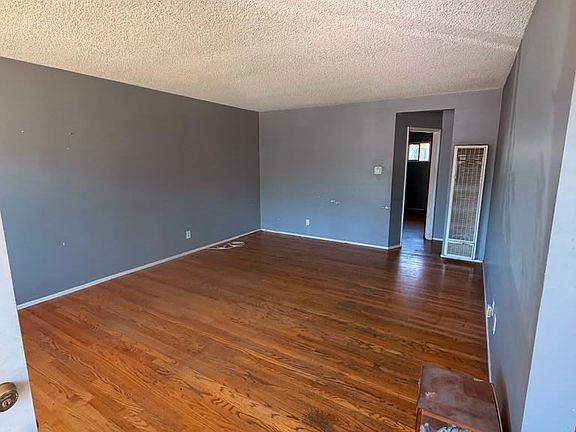 3rd image of 9617 Walnut St