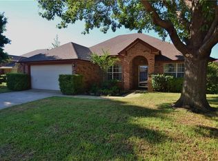 4233 Estes Park Cir, Haltom City, TX 76137