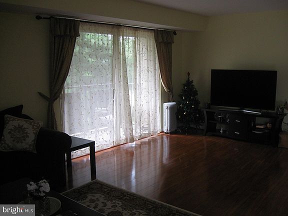 3rd image of 3101 S Manchester St APT 324