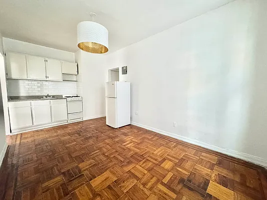 Rented by Pear NYC LLC | media 5