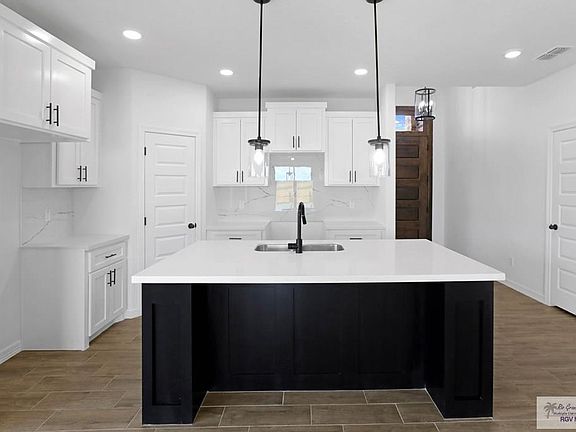 4th image of 1805 Stirrup Cir