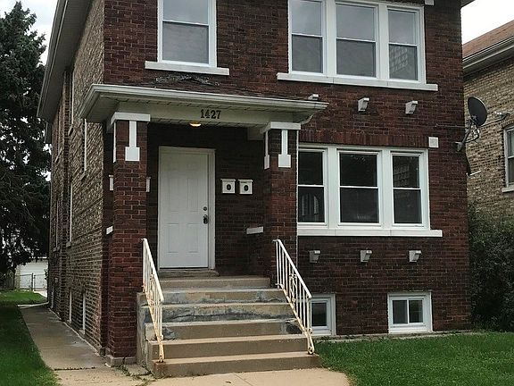 1427 Grove, Berwyn, IL