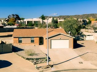 6729 Campfire Ln NW, Albuquerque, NM 87120