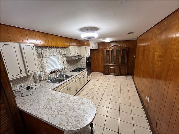 5th image of 1225 West Dr
