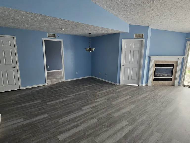 811 Carom Cir — Photo 2