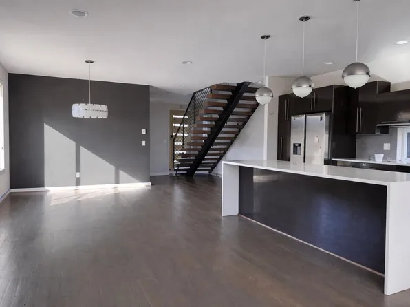 701 N 83rd St, Seattle, WA 98103