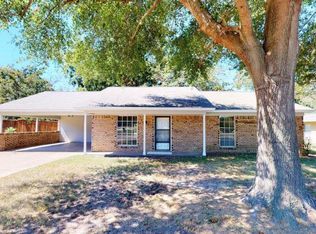 218 Lovers Ln, Athens, TX 75751