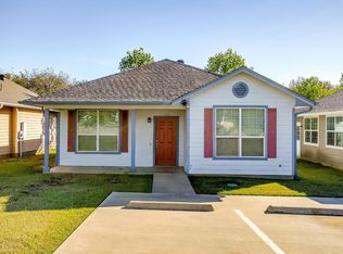 719 Hometown Village Ct, Joshua, TX 76058